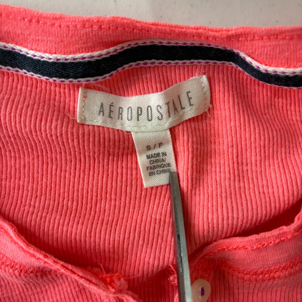 Aeropostale Womens Neon Pink AERO NY 87 Graphic Henley Top Slim Fit Small Y2K - Picture 5 of 6